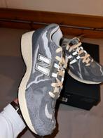 New Balance 1906D Protection Pack Harbor Grey (EU 43 us 9,5), Kleding | Heren, Schoenen, Ophalen of Verzenden, Nieuw, Overige kleuren