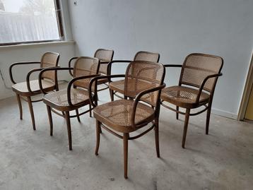 Eetkamerstoelen met rotan zitting beschikbaar voor biedingen