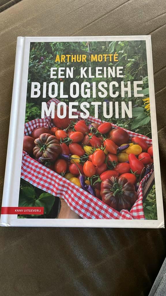 Arthur Motté - Een kleine biologische moestuin, Boeken, Wonen en Tuinieren, Zo goed als nieuw, Moestuin, Ophalen of Verzenden