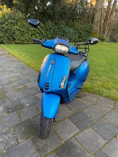 Vespa Sprint (kleur Blue Vivace) 45km 2021, Fietsen en Brommers, Scooters | Vespa, Gebruikt, Vespa S, Maximaal 45 km/u, Benzine