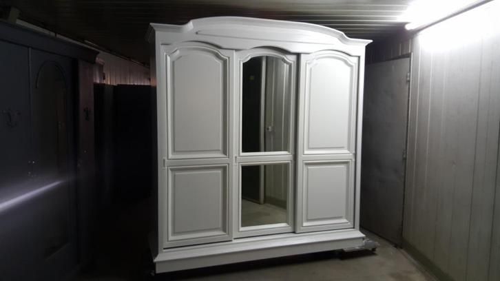 Garderobe brocante slaapkamer kasten linnenkast kledingkast, Antiek en Kunst, Antiek | Meubels | Kasten, Ophalen