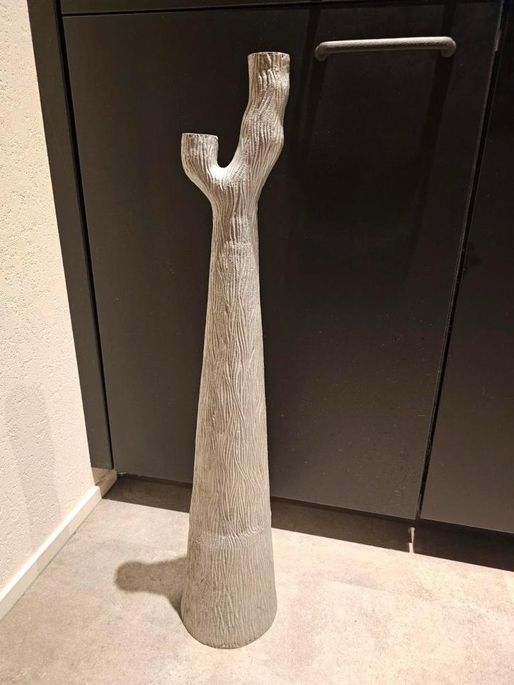 Enorme aluminium kandelaar van 79cm, Antiek en Kunst, Antiek | Kandelaars, Overige materialen, Ophalen of Verzenden