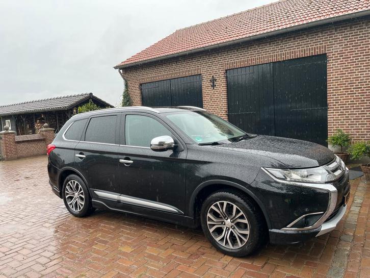Mitsubishi Outlander 2.0 executive 2WD 2016 Zwart 7-zitter, Auto's, Mitsubishi, Particulier, Outlander, ABS, Achteruitrijcamera