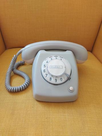 Vintage PTT T65 Telefoon. Draaischijf. Grijs. beschikbaar voor biedingen