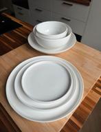Servies te koop: Borden en kommen, Ophalen, Gebruikt, Effen, Compleet servies