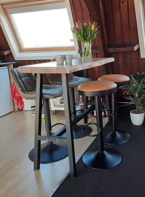 Bartafel set – boomstam tafel + 4 barkrukken, Huis en Inrichting, Tafels | Eettafels, Zo goed als nieuw, Minder dan 50 cm, 100 tot 150 cm