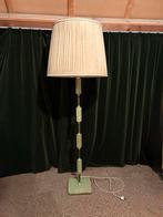 Vintage vloerlamp met marmeren details, Huis en Inrichting, Lampen | Vloerlampen, Ophalen, Gebruikt, Metaal, 150 tot 200 cm