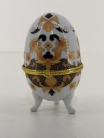 porseleinen sier-/juwelendoosje Fabergé-stijl ei., Antiek en Kunst, Antiek | Porselein, Ophalen of Verzenden
