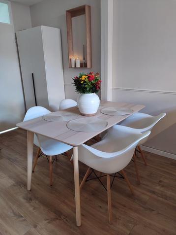 Eetafel ikea Lisabo ( als nieuw)