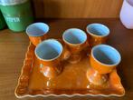 Vijf vintage oranje geglazuurde eierdopjes op plateau, Ophalen of Verzenden, Huis en Inrichting