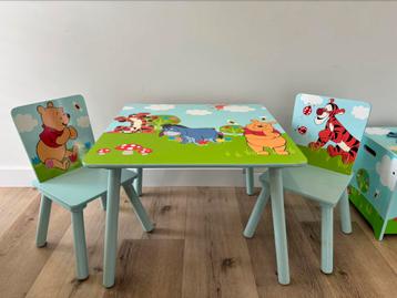 Tafeltje met twee stoelen - Winnie the Pooh beschikbaar voor biedingen