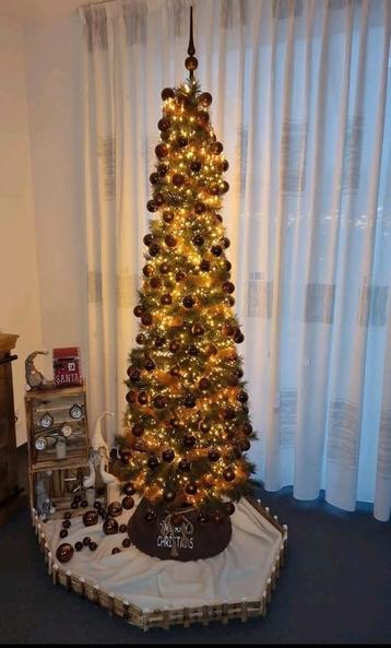 Complete Blackbox smalle kerstboom met verlichting en deco beschikbaar voor biedingen