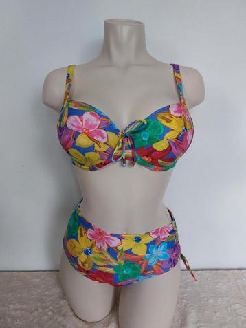 Nieuw prima donna bikini
Niet gevromd sazan 75d met Taille b beschikbaar voor biedingen