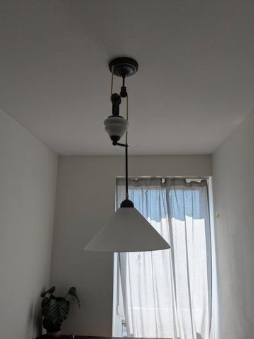 Hele mooie melkglas lamp (katrollamp) beschikbaar voor biedingen