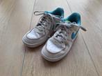 Nike schoenen maat 32, Kinderen en Baby's, Kinderkleding | Schoenen en Sokken, Gebruikt, Meisje, Schoenen, Ophalen of Verzenden