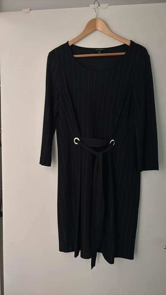 Massimo Dutti pinstripe jurk M zwart, Kleding | Dames, Jurken, Zo goed als nieuw, Maat 38/40 (M), Zwart, Knielengte, Ophalen of Verzenden