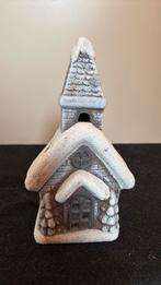 Stenen kerkje Kerstdorp 25 cm, Diversen, Kerst, Ophalen of Verzenden, Zo goed als nieuw