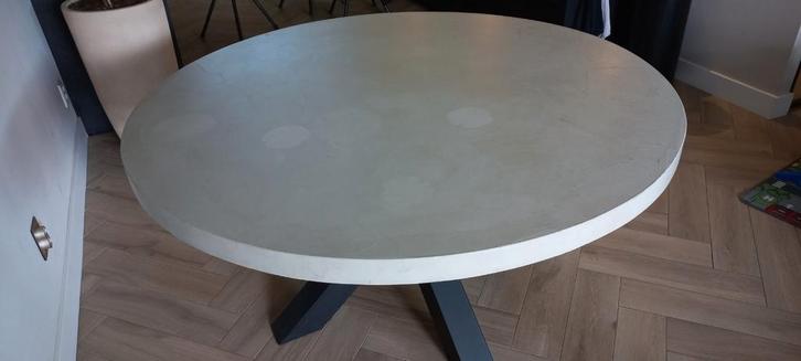 Ronde Eettafel 150cm - Beton Cire, Huis en Inrichting, Tafels | Eettafels, Gebruikt, 100 tot 150 cm, 100 tot 150 cm, Rond, Overige materialen