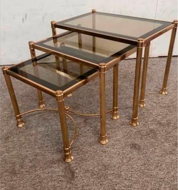 Miniset bijzettafeltjes Maison Jansen Hollywood Regency beschikbaar voor biedingen