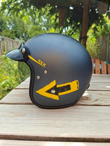 HJC  FG 70s Tales Jet helm. Zo goed als nieuw. Maat M beschikbaar voor biedingen