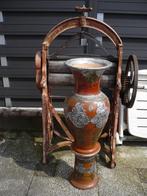 Puntgave grote antieke aardewerk piedestal  107 cm hoog, Antiek en Kunst, Ophalen of Verzenden