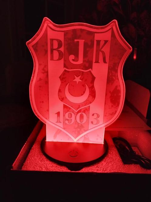 TE KOOP| NIEUW! 3D LAMP BESIKTAS, Huis en Inrichting, Lampen | Tafellampen, Nieuw, Minder dan 50 cm, Ophalen of Verzenden