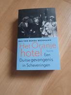 Bas von Benda-Beckmann - Het oranjehotel, Ophalen of Verzenden, Zo goed als nieuw, Bas von Benda-Beckmann