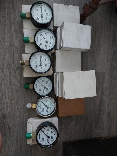 14 stuks drukmeter manometer kPa, Doe-het-zelf en Verbouw, Meetapparatuur, Zo goed als nieuw, Ophalen of Verzenden