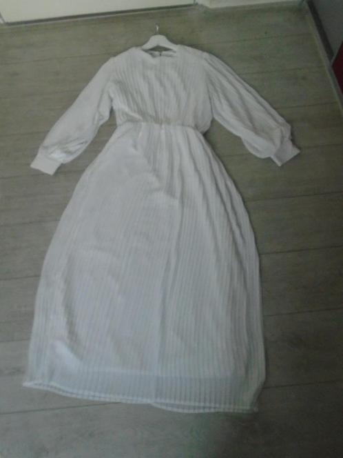 FUGA Prachtige Lange Witte Plisse Jurk maat 2 -XL ZGAN, Kleding | Dames, Jurken, Zo goed als nieuw, Maat 46/48 (XL) of groter