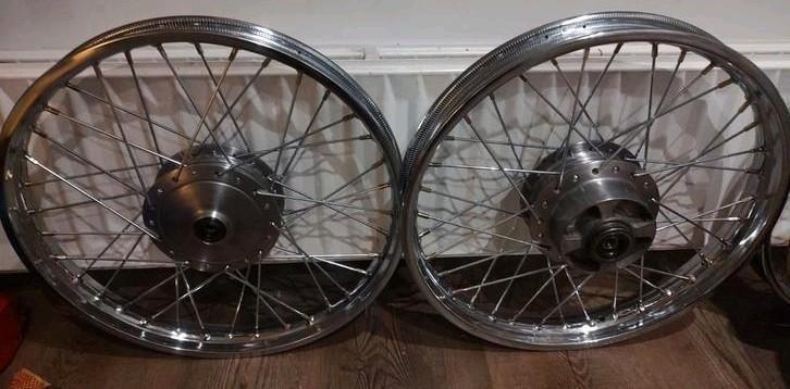 Honda SS50 set wielen gerestaureerd geen cd50 c50, Fietsen en Brommers, Brommeronderdelen | Oldtimers, Zo goed als nieuw, Overige merken