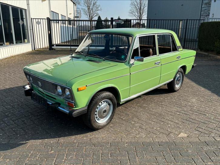 Prachtige Lada 1500 S Sedan uit 1983, weinig km, 1e lak, Auto's, Oldtimers, Bedrijf, Radio, Lada, Benzine, Sedan, Handgeschakeld