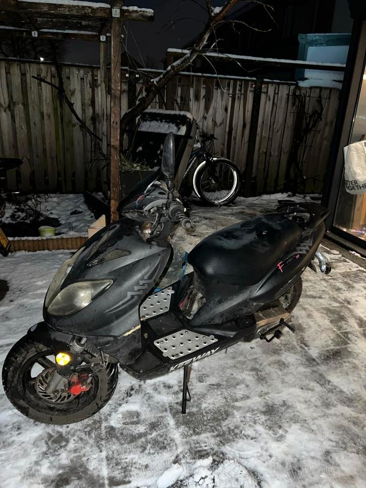 70cc scooter | ruilen mogelijk, Fietsen en Brommers, Scooters | Piaggio, Gebruikt, Overige modellen, Maximaal 25 km/u, Benzine