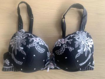 BH van Lise Charmel 70 D zgan (R60) beschikbaar voor biedingen