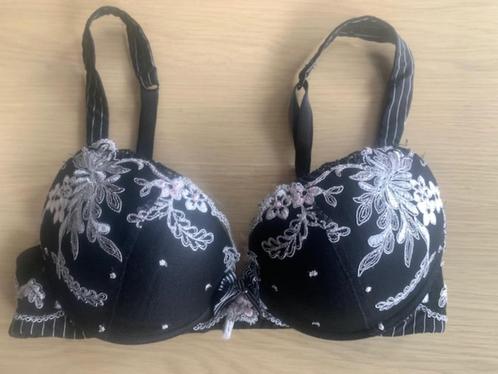 BH van Lise Charmel 70 D zgan (R60), Kleding | Dames, Ondergoed en Lingerie, BH, Zwart, Ophalen of Verzenden