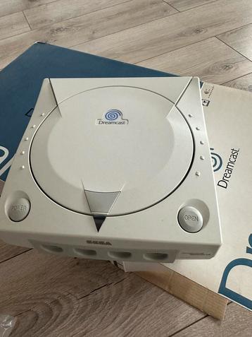 Sega Dreamcast incl 2 controllers en protective case