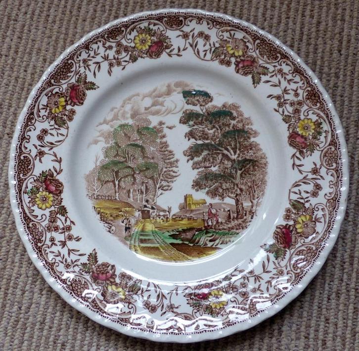 Royal Tudor Ware bordje Old England Staffordshire, Huis en Inrichting, Keuken | Servies, Gebruikt, Bord(en), Wedgwood, Porselein