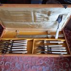 Cassette met 12 gebaksvorkjes benen heft+taartmes, Verzenden