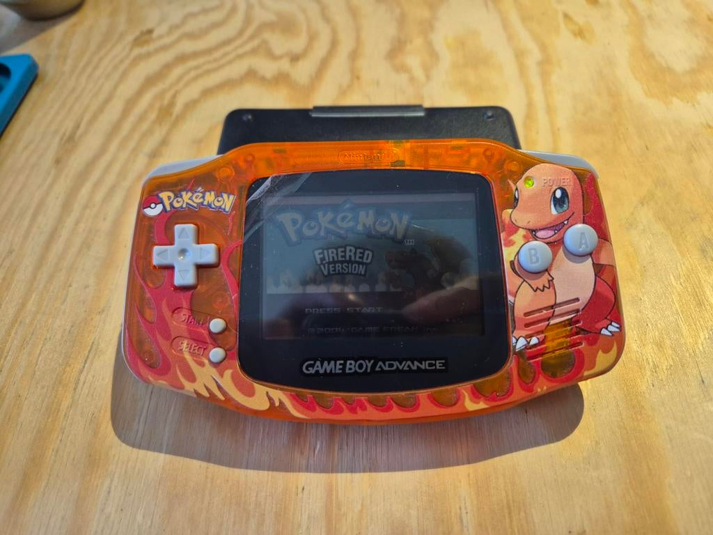 Charmander Game Boy Advance!, Spelcomputers en Games, Spelcomputers | Nintendo Game Boy, Ophalen of Verzenden, Gebruikt, Game Boy Advance