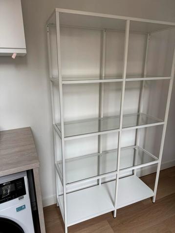 IKEA VITTSJÖ Kast Wit/Glas beschikbaar voor biedingen