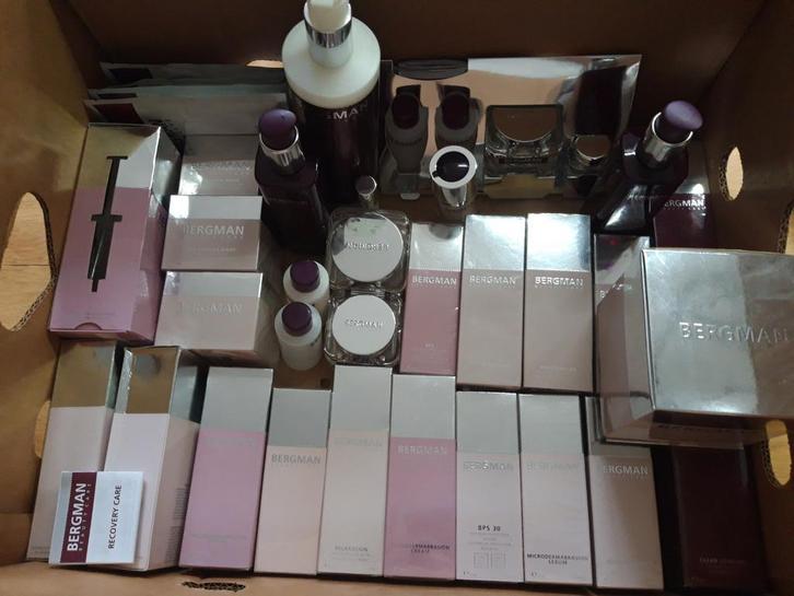Bergman producten   ca 30 stuks, Sieraden, Tassen en Uiterlijk, Uiterlijk | Cosmetica en Make-up, Nieuw, Gehele gezicht, Ophalen of Verzenden
