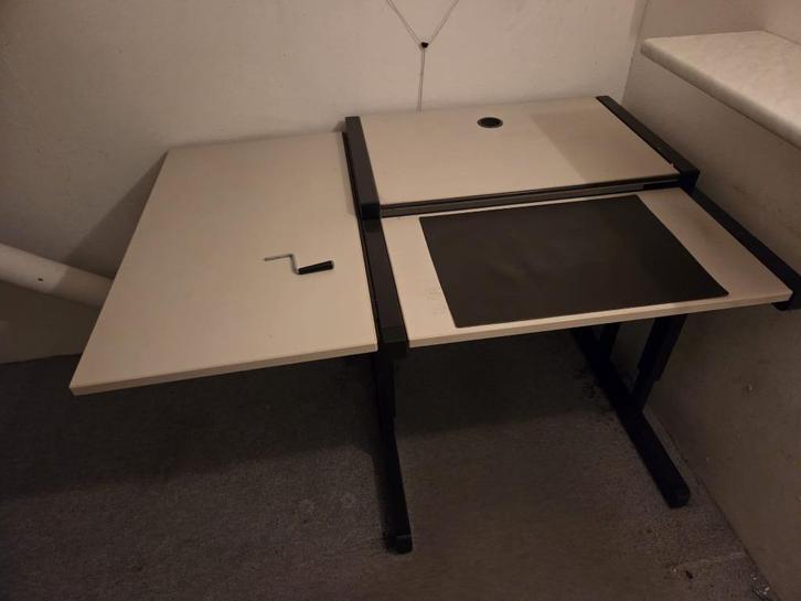 computermeubel, Huis en Inrichting, Bureaus, Gebruikt, In hoogte verstelbaar, Ophalen