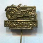 McCormick international koper/blik tractor speldje ( C_440 ), Verzamelen, Speldjes, Pins en Buttons, Transport, Speldje of Pin