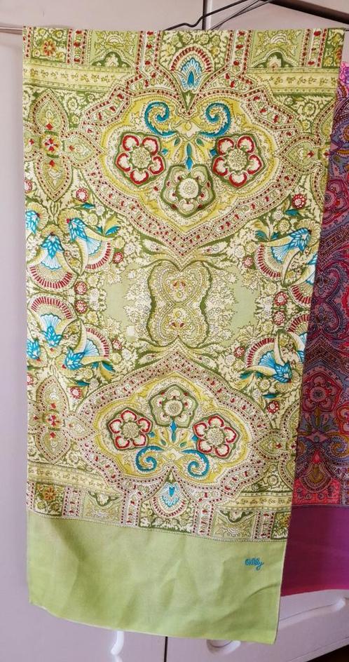 vintage Oilily sjaal shawl € 5,00, Kleding | Dames, Mutsen, Sjaals en Handschoenen, Gedragen, Sjaal, Ophalen of Verzenden