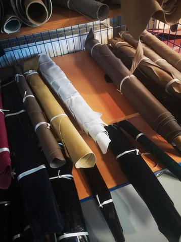 Grote collectie metalic en lakleer  beschikbaar voor biedingen