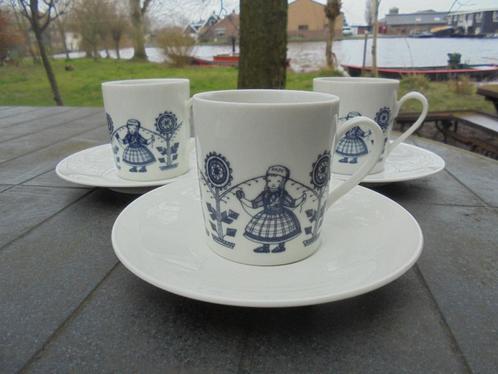 Kop en schotels + bordjes Klederdracht Seltmann Weiden Bavar, Antiek en Kunst, Antiek | Servies los, Ophalen of Verzenden