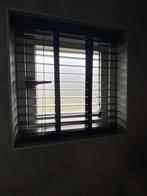 Houten zwarte luxaflex (lamellen 50mm)  (luxaflex is 60x63), Ophalen of Verzenden, Zo goed als nieuw