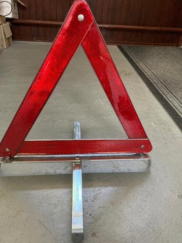 2 x Vintage gevarendriehoek en nieuwe veiligheidshamer beschikbaar voor biedingen