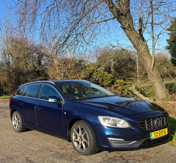Volvo V60 D4 190pk 2015 Blauw Ocean Race editie, Auto's, Volvo, Particulier, V60, ABS, Adaptieve lichten, Airbags, Airconditioning