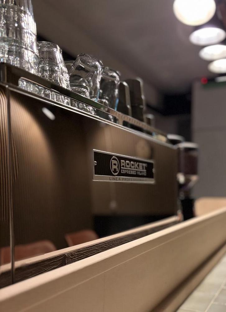 Horeca PistonMachine 2 Groep Rocket, Witgoed en Apparatuur, Koffiezetapparaten, Zo goed als nieuw, Koffiebonen, Espresso apparaat