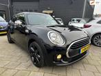 Mini Mini Clubman 1.5 (136pk) Cooper Pepper! Navi! Leder!, Auto's, Voorwielaandrijving, 136 pk, Gebruikt, Zwart